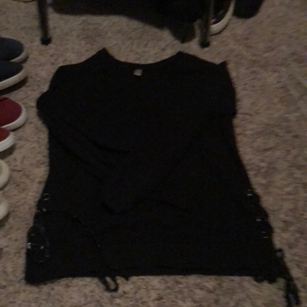 Black sweatshirt